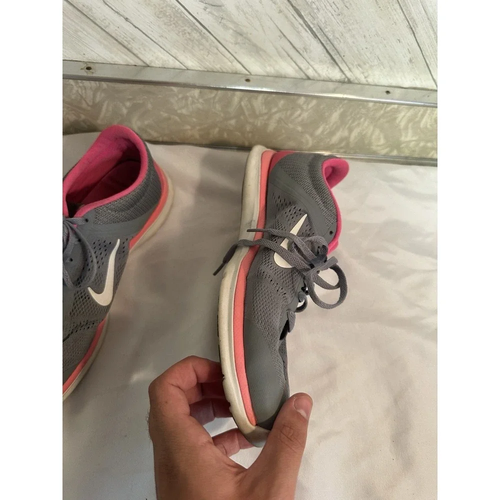 Nike Training In Season 5 Womens Running Shoes Sneakers Size 10 Gray Pink